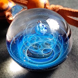 ●  [ オミグラ！ ]  宇宙 ガラス 地球  ハンドメイド ネックレス ペンダント メンズ レディース ● 1枚目の画像