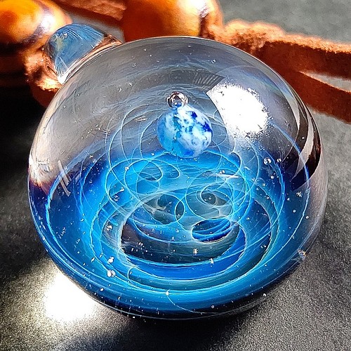 ハンドメイドガラス　ネックレス　宇宙ガラス
