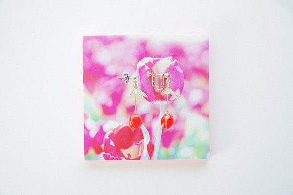 [鬱金香x紅色-滿*花朵-]裝飾春天的耳環*用照片裝飾面板！ 第1張的照片