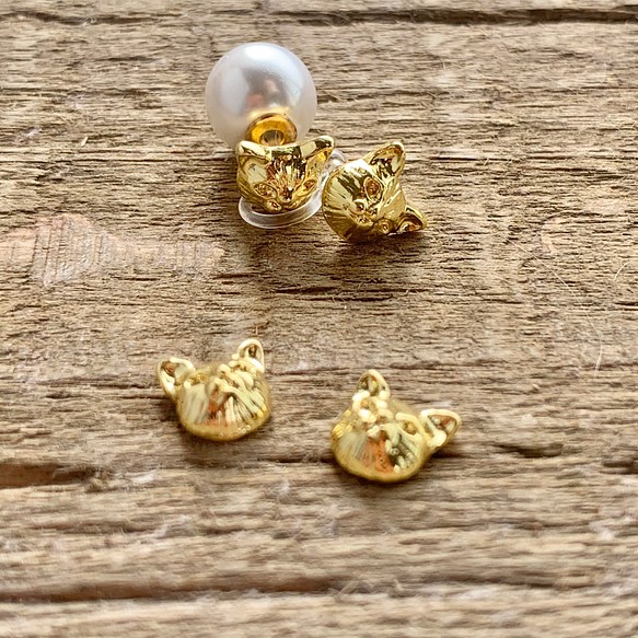 金色古董 Omase 貓樹脂耳環/無孔耳環帶珍珠捕捉 第1張的照片