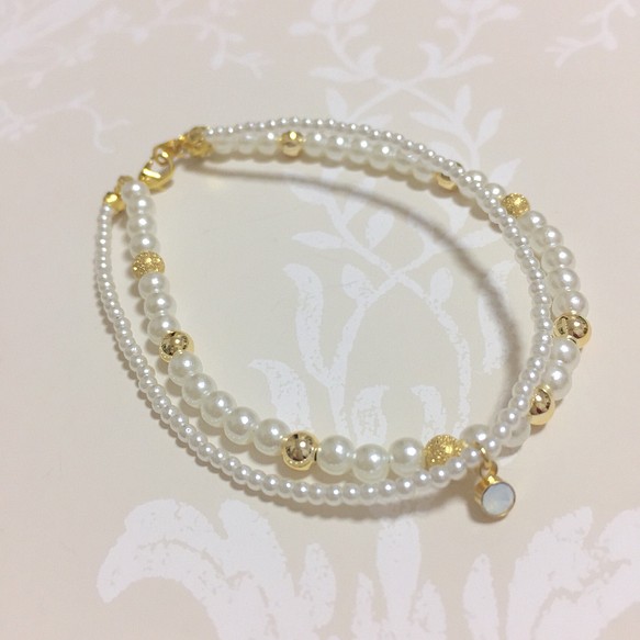 金×珍珠雙鏈白色蛋白石魅力手鍊 第1張的照片
