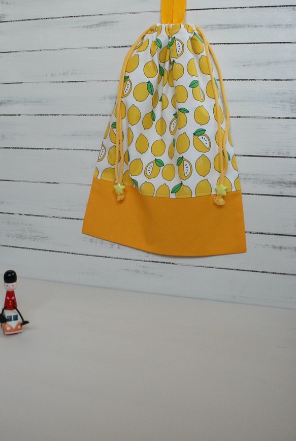 入園入学準備　レトロなレモンの持ち手つき体操着袋 1枚目の画像