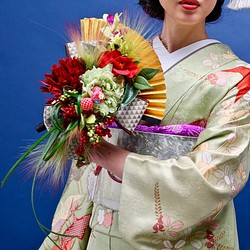 《限量手工製作2019》【日式結婚和和服禮服】華麗！大麗花和牡丹扇形花束 第1張的照片