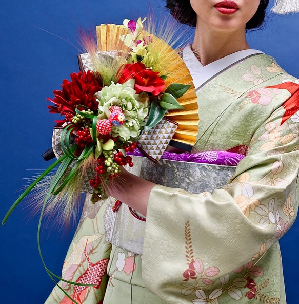 《限量手工製作2019》【日式結婚和和服禮服】華麗！大麗花和牡丹扇形花束 第1張的照片