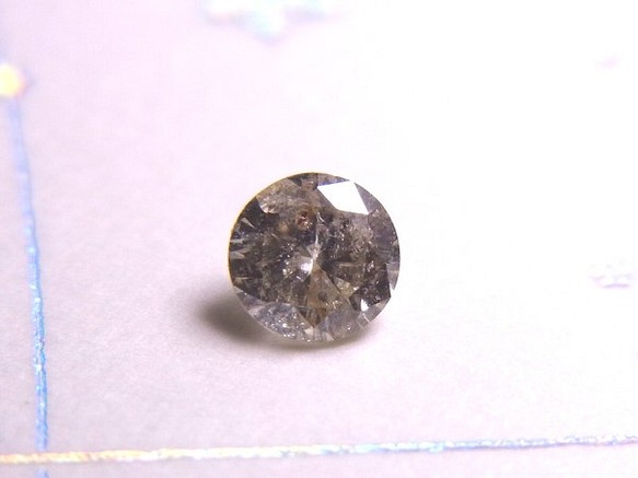 蛍光ダイヤモンド（ブルー蛍光・3mm） 1枚目の画像