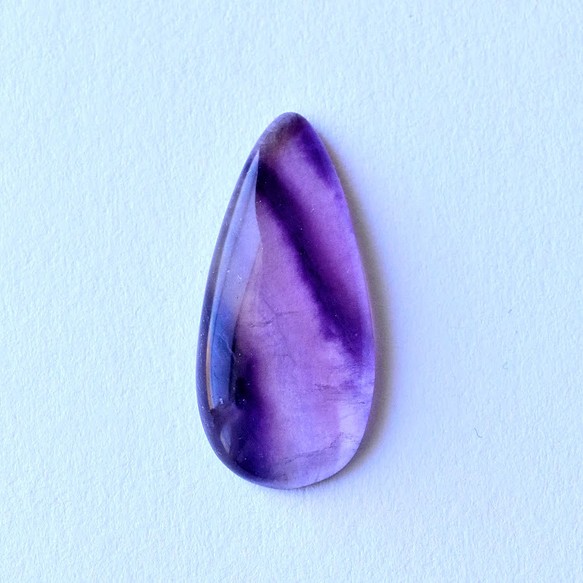 フローライト　紫の雫　14.8cts./ ルース・カボション 1枚目の画像