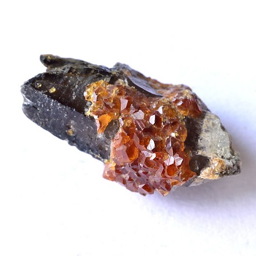 スペサルティンガーネット 満礬柘榴石 （タンザニア産）（※巨大結晶