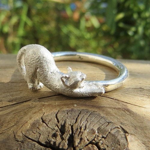 平和の象徴 銀製『眠り猫の指輪』 ＊18金製&プラチナ製も制作可能です