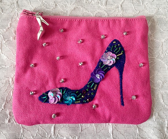 ハイヒールの刺繍のミニポーチ(ピンク) 1枚目の画像