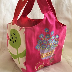 お花刺繍四角いトートバッグ(ピンク) 1枚目の画像