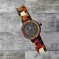 Wooden colorful Watch for women 1枚目の画像