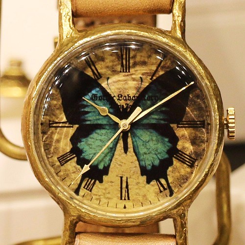 見ると幸せになる蝶 オオルリアゲハの腕時計 Lサイズ 腕時計 ヤナイコウヘイ A Story 通販 Creema クリーマ ハンドメイド 手作り クラフト作品の販売サイト