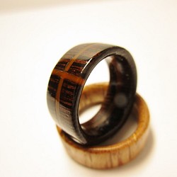 クロスライン入り木製の指輪 ウェンジ 1枚目の画像