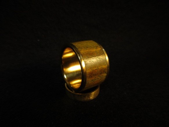木頭和黃銅戒指帕洛聖托鑲嵌戒指大 第1張的照片