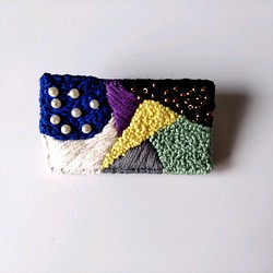 水玉と刺繍のブローチ 『長方形』 1枚目の画像