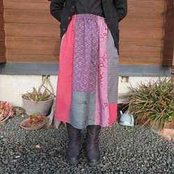 紫系　８種類の着物をパッチしたギャザースカート　着物リメイク 1枚目の画像