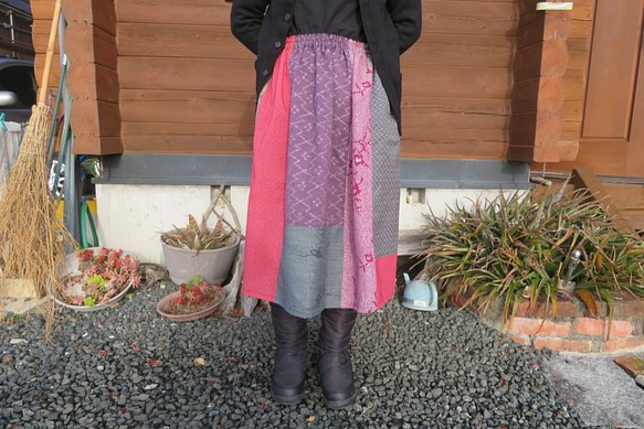 紫系　８種類の着物をパッチしたギャザースカート　着物リメイク 1枚目の画像