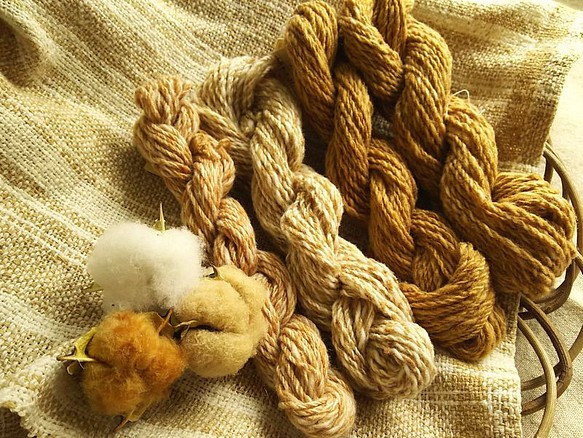 【在庫処分】手紡ぎ綿糸・ぜんまい綿の双糸×４ 1枚目の画像