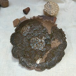 インドのウッドブロック模様のお皿(丸・ブルー） 1枚目の画像