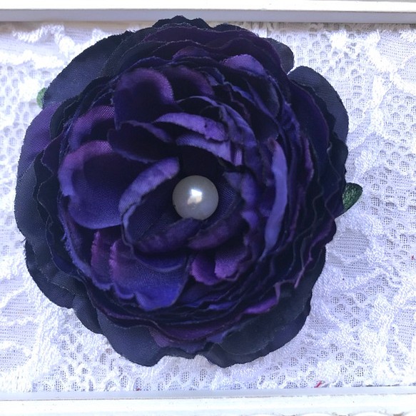 珍珠毛茛 2way 胸花（紫色） 第1張的照片