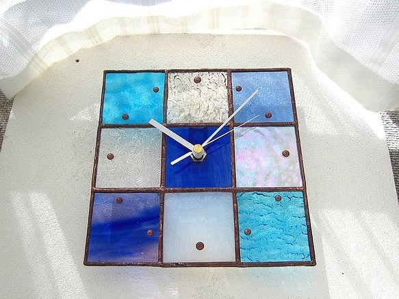 【売約済】【24㎝×24㎝】ステンドグラス*掛時計・モザイクB（海色）Ｌ 1枚目の画像
