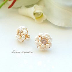 【再販】classic style 純白の花 * 琉球真珠とビジューのピアスorイヤリング 1枚目の画像