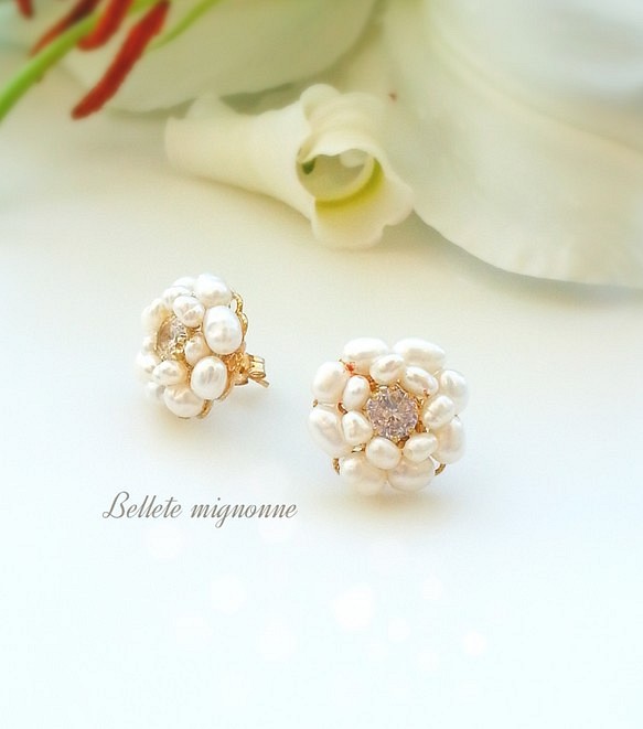 【再販】classic style 純白の花 * 琉球真珠とビジューのピアスorイヤリング 1枚目の画像