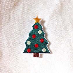 刺繍ブローチ　「クリスマスツリー」 1枚目の画像