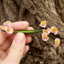 50％オフセール【プレゼントにも】小さなお花のコサージュ・ブローチ（ピンク） 1枚目の画像