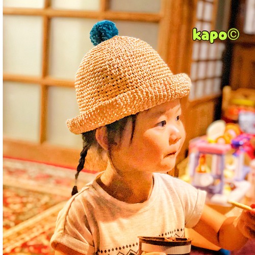 ポンポンのついた 麦わら帽子 赤ちゃん キッズサイズ 帽子 Kapo C 通販 Creema クリーマ ハンドメイド 手作り クラフト作品の販売サイト