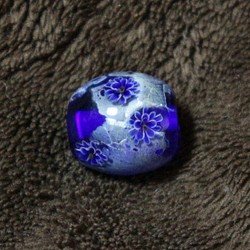 青い八重の花と銀箔のとんぼ玉 1枚目の画像