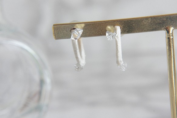 絹糸ハーキマーダヤモンドのイヤリング 1枚目の画像