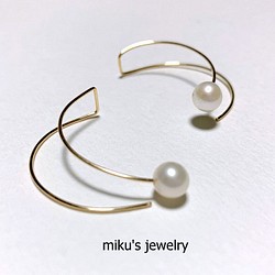 14kgf crescent moon with freshwater pearl 1枚目の画像