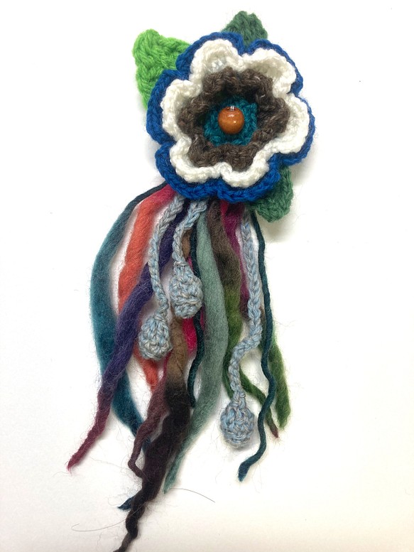 エスニックなお花のコサージュ&髪飾り 1枚目の画像
