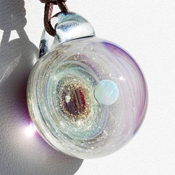 硝子仕掛けの宇宙　ガラスとんぼ玉ペンダント g-6 1枚目の画像
