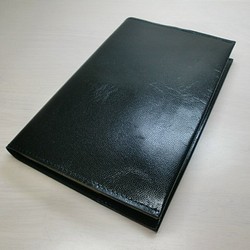 新書サイズ、コミック対応・スムースブラック・ゴートスキン・一枚革のブックカバー・0283 1枚目の画像