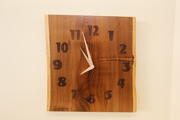 木の時計＜えんじゅ＞・掛け時計enc-110　電波時計 1枚目の画像