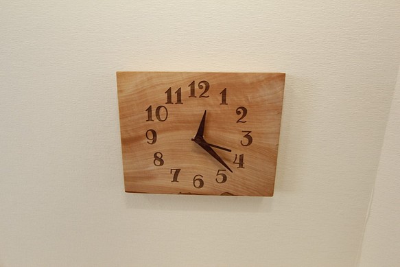 木の時計＜栃＞・掛け時計toc-162　木製時計 1枚目の画像