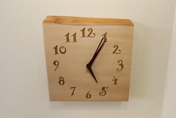 木の時計＜栃＞・掛け時計toc-166　木製時計 1枚目の画像