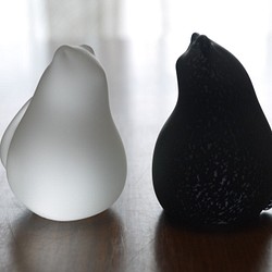 【秋の福袋】　ガラスの白猫さんと黒猫さん　ペア 1枚目の画像