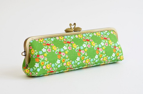 Floral pen case with swans - Green garden - multi [667] 第1張的照片