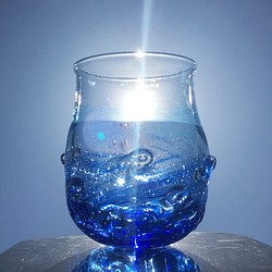麻炭ガラス『さざなみロックグラス〜海と空の間(ヒマラヤ原種麻炭）』 1枚目の画像