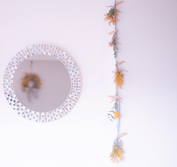ミモザと珍しいお花のドライフラワーのガーランド 1枚目の画像