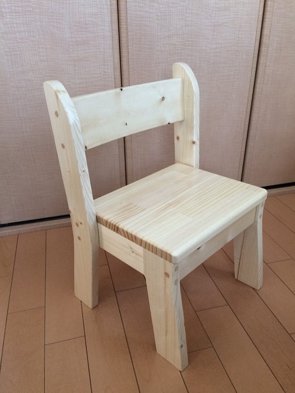 木製こども椅子（送料込み） 1枚目の画像