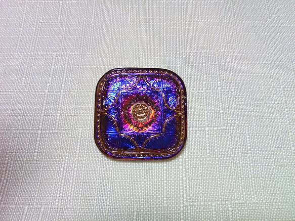 チェコのガラスボタン　キラキラ紫　四角 1枚目の画像