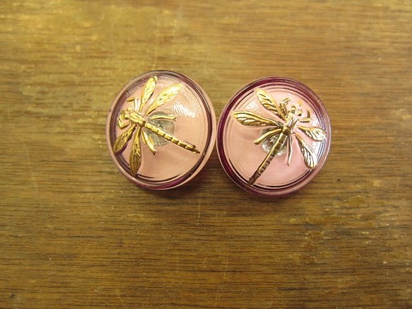 チェコの小さいトンボボタン　ピンク＆ローズ　２ヶセット 1枚目の画像
