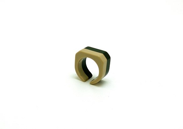 由眼鏡材料製成的戒指/戒指♪寬度12毫米（綠色和米色2色層壓）手工拋光的美麗♪來自眼鏡的起源福井 第1張的照片
