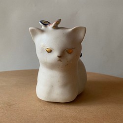 猫とてふてふの二輪挿し【花器】【陶器】 1枚目の画像