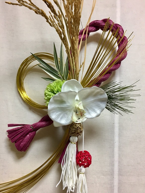 華やか「お正月のしめ縄飾り」胡蝶蘭 1枚目の画像