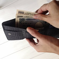 シンプルデザイン三つ折り財布〈PUKA〉ブラッククロコ 1枚目の画像